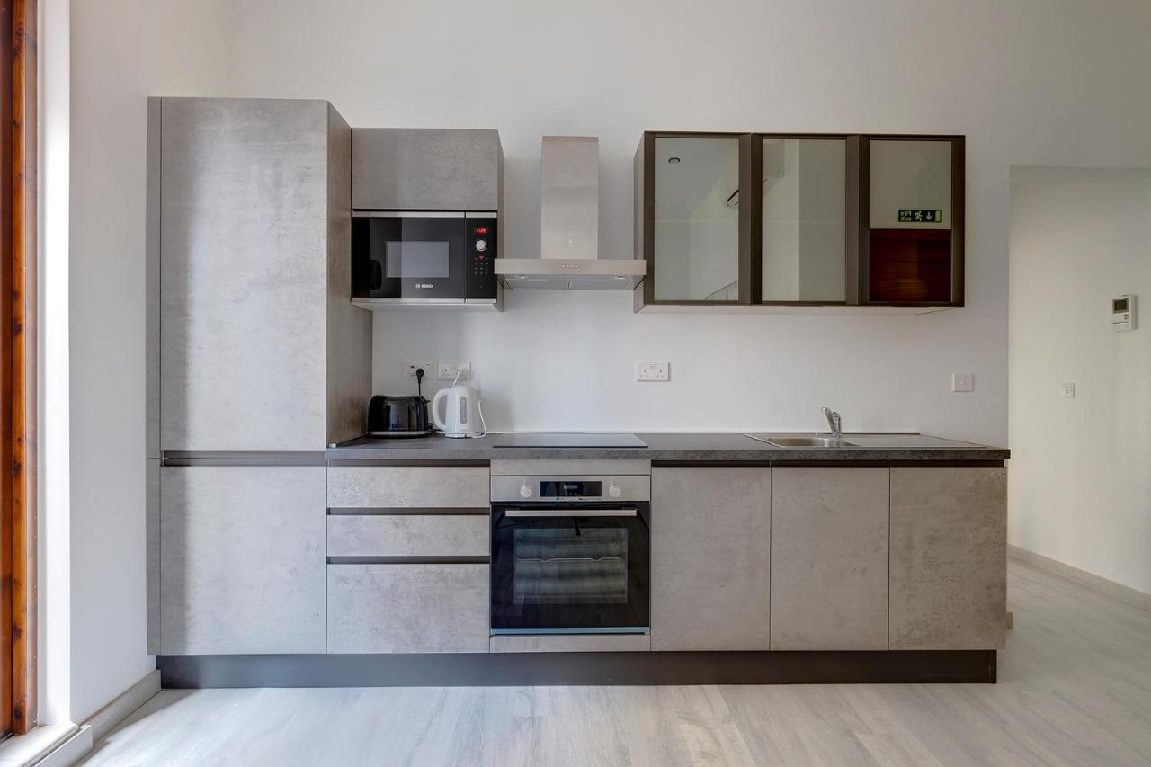 Modern Apartment In The Best Area Of 슬리에마 외부 사진