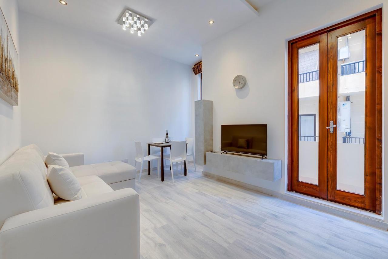 Modern Apartment In The Best Area Of 슬리에마 외부 사진